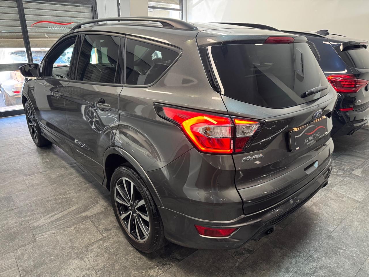 Ford Kuga 1.5 TDCI 120 CV S&S 2WD ST-Line
