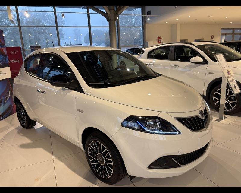 Lancia Ypsilon NUOVA My24 1.0 Firefly 70 CvStart&Stop Hybrid Platino