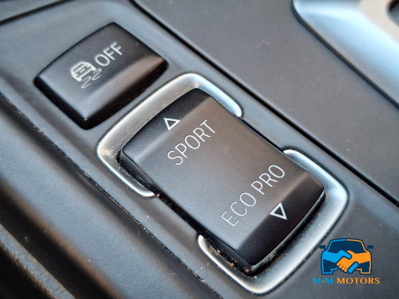 BMW 320 d Touring doppio treno di pneumatici