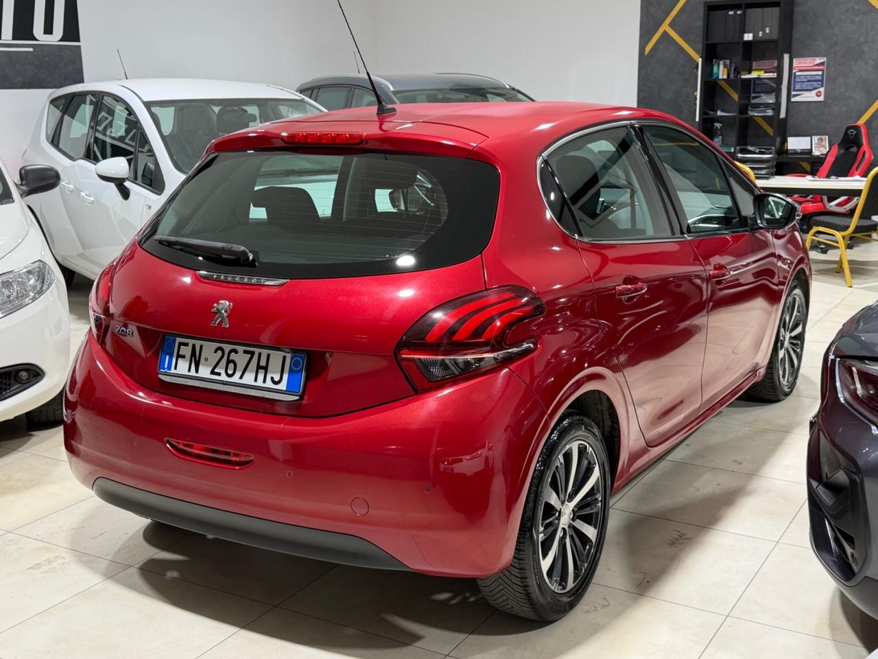 Peugeot 208 PureTech 82 5p. GPL Allure