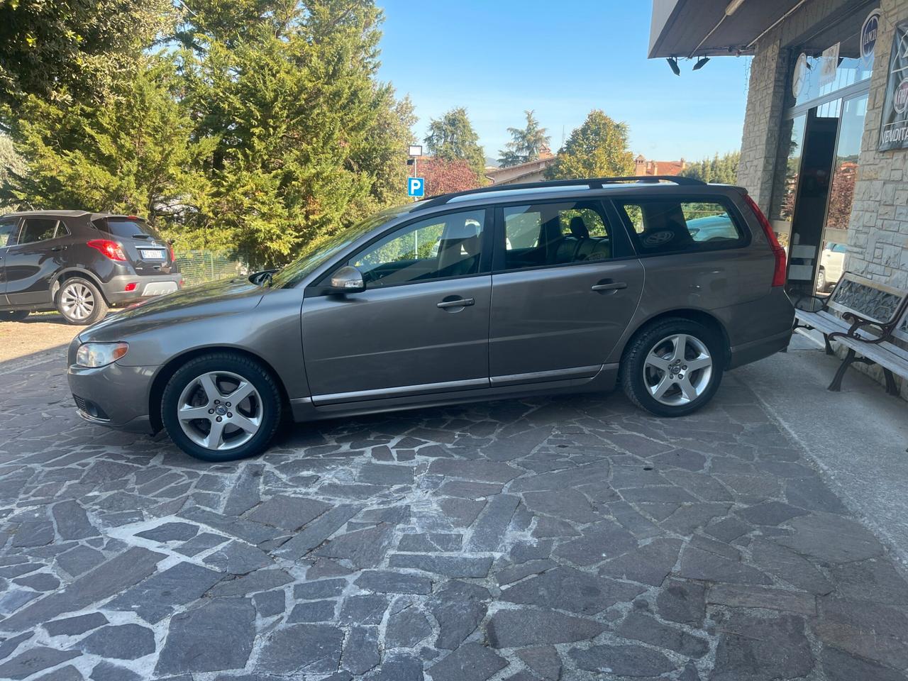 Volvo V70 2.4 D5 Momentum
