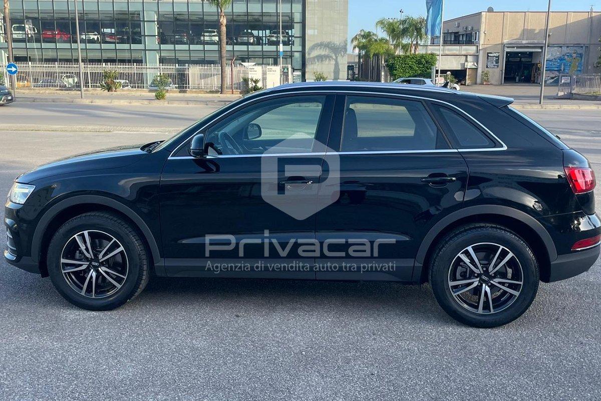 AUDI Q3 2.0 TDI 120 CV Business