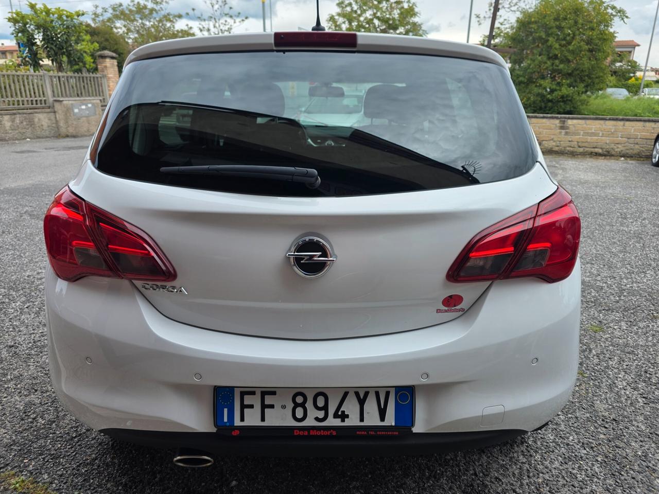 Opel Corsa 1.2 Coupé b-Color