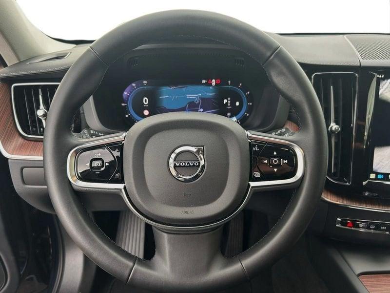 Volvo XC60 B4 197+14 CV AWD Mild Hybrid Diesel Automatico Ultimate Dark