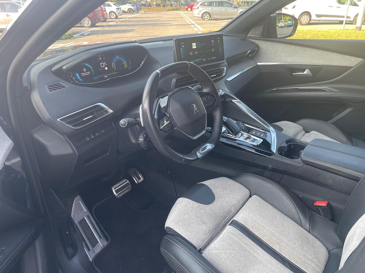 Peugeot 3008 Hybrid 225 *Automatik*Navi*Pelle*Full optional