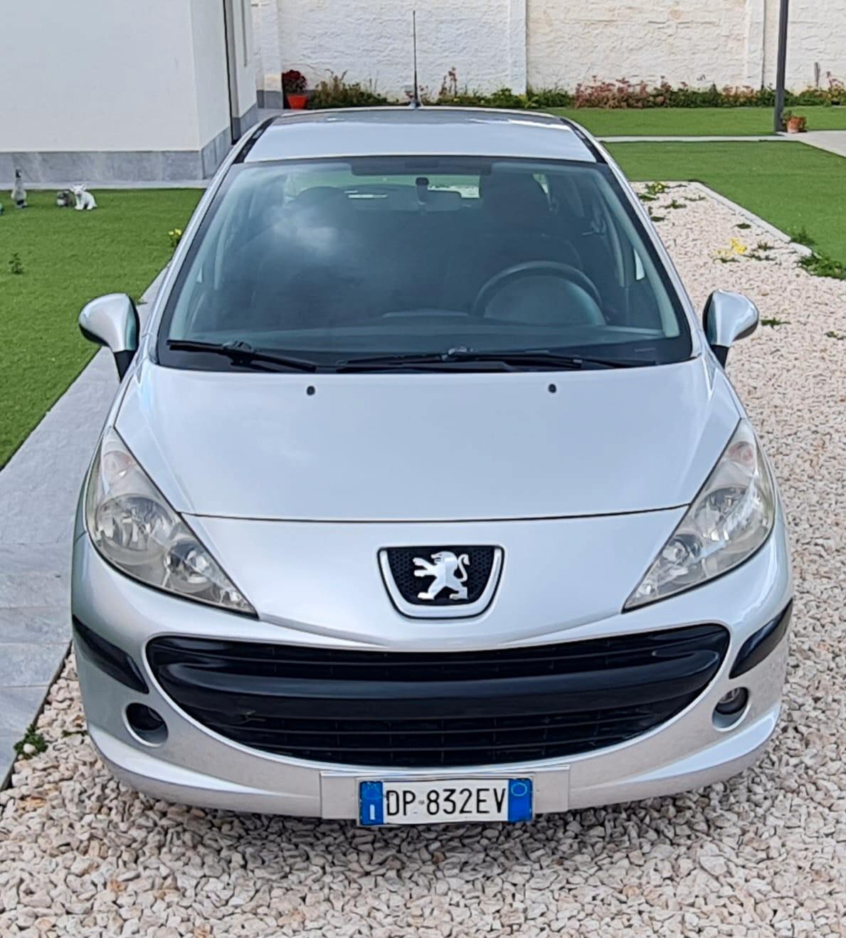 Peugeot 207 1.4 8V 75CV 5p. X Line