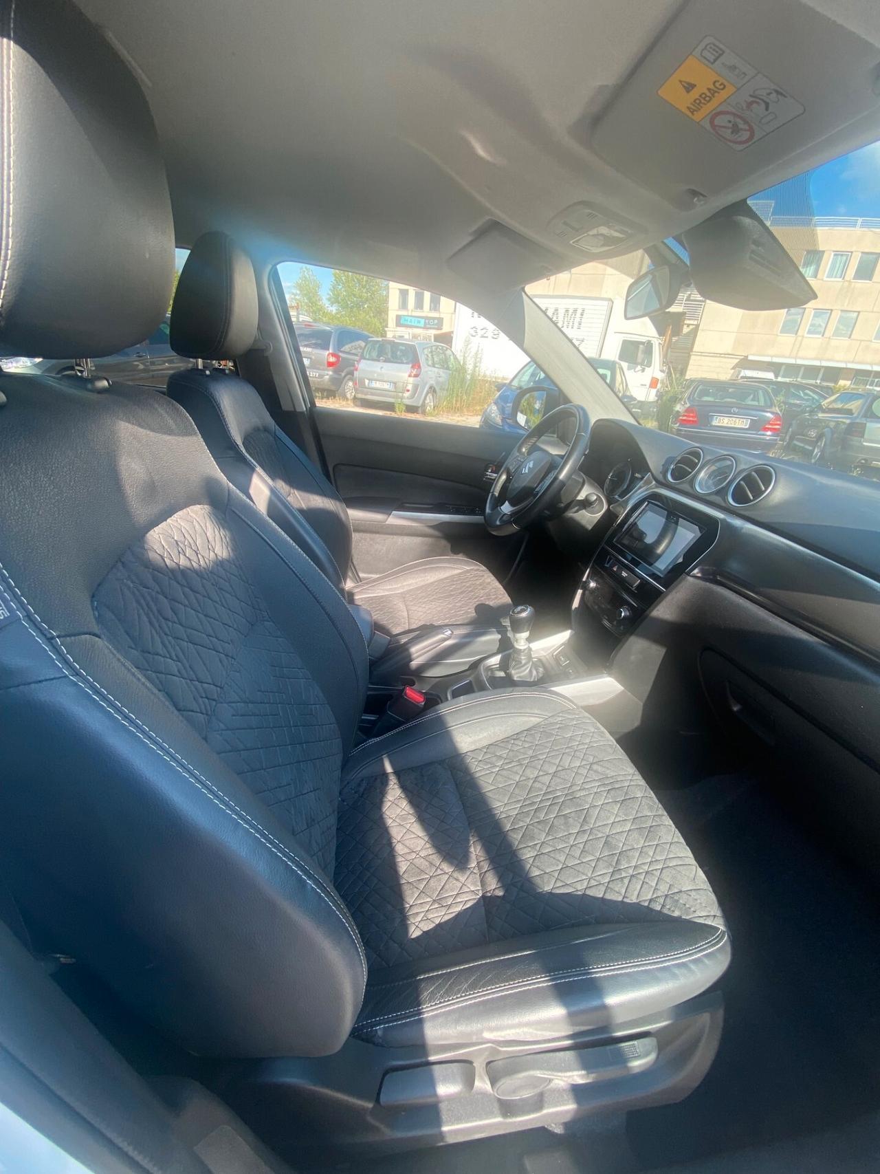 Suzuki Vitara 1.4 Hybrid Top