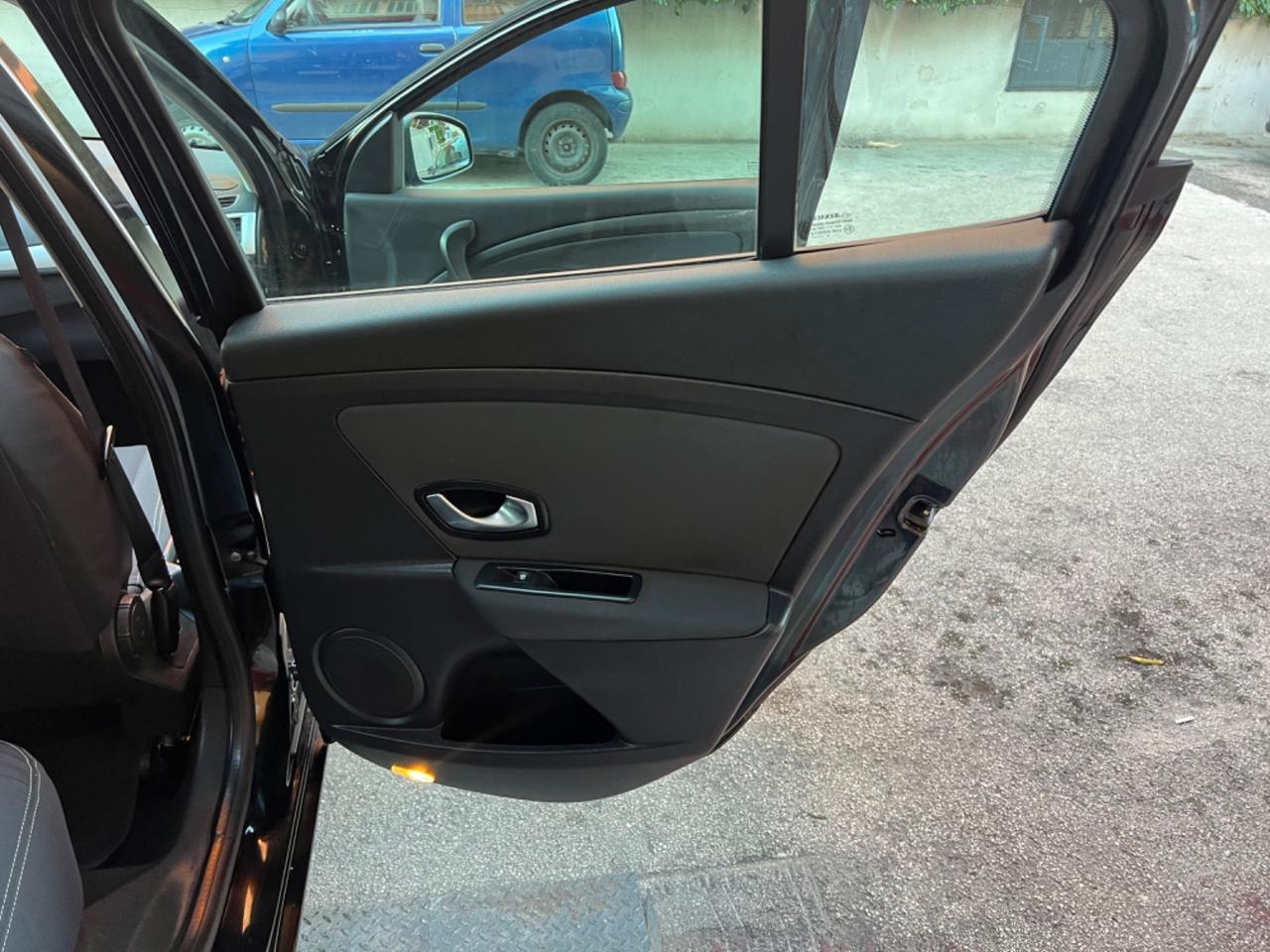 Renault Megane Mégane C-C 1.5 dCi 110CV Floride