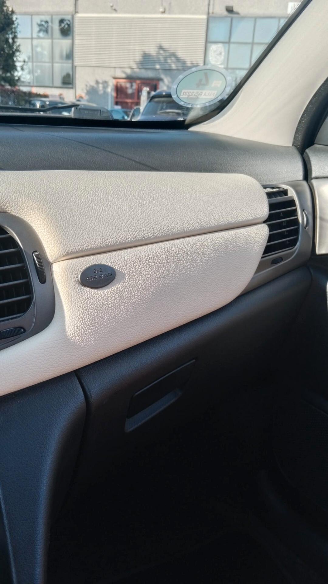 Lancia Ypsilon 1.4 16V Oro