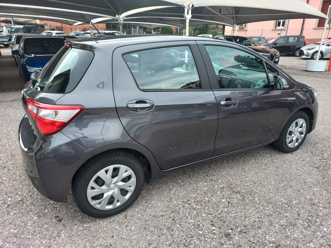 Toyota Yaris 1.5 Hybrid 5 porte Business