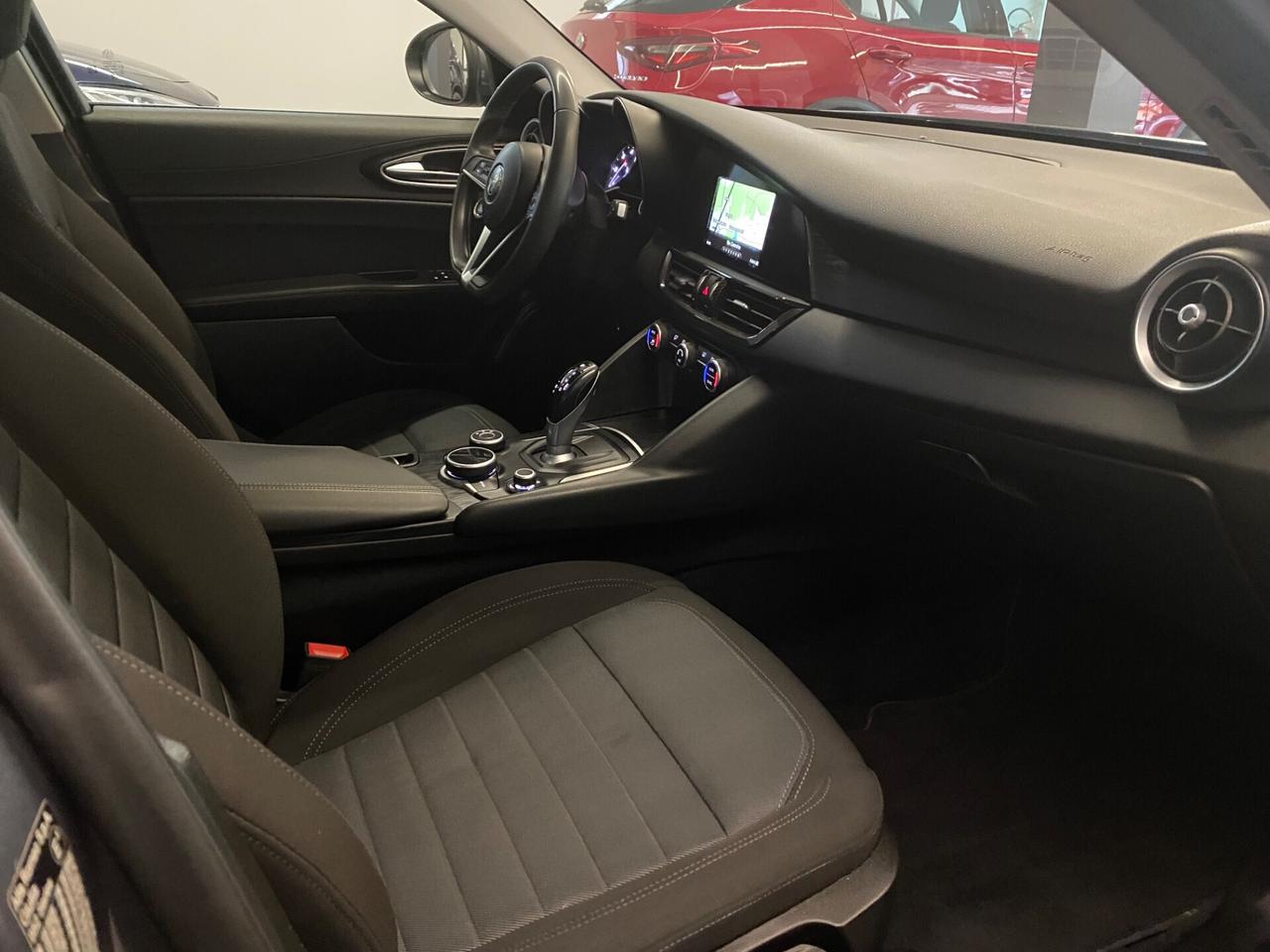 Alfa Romeo Giulia 2.2 136 cv Automatica- Navi