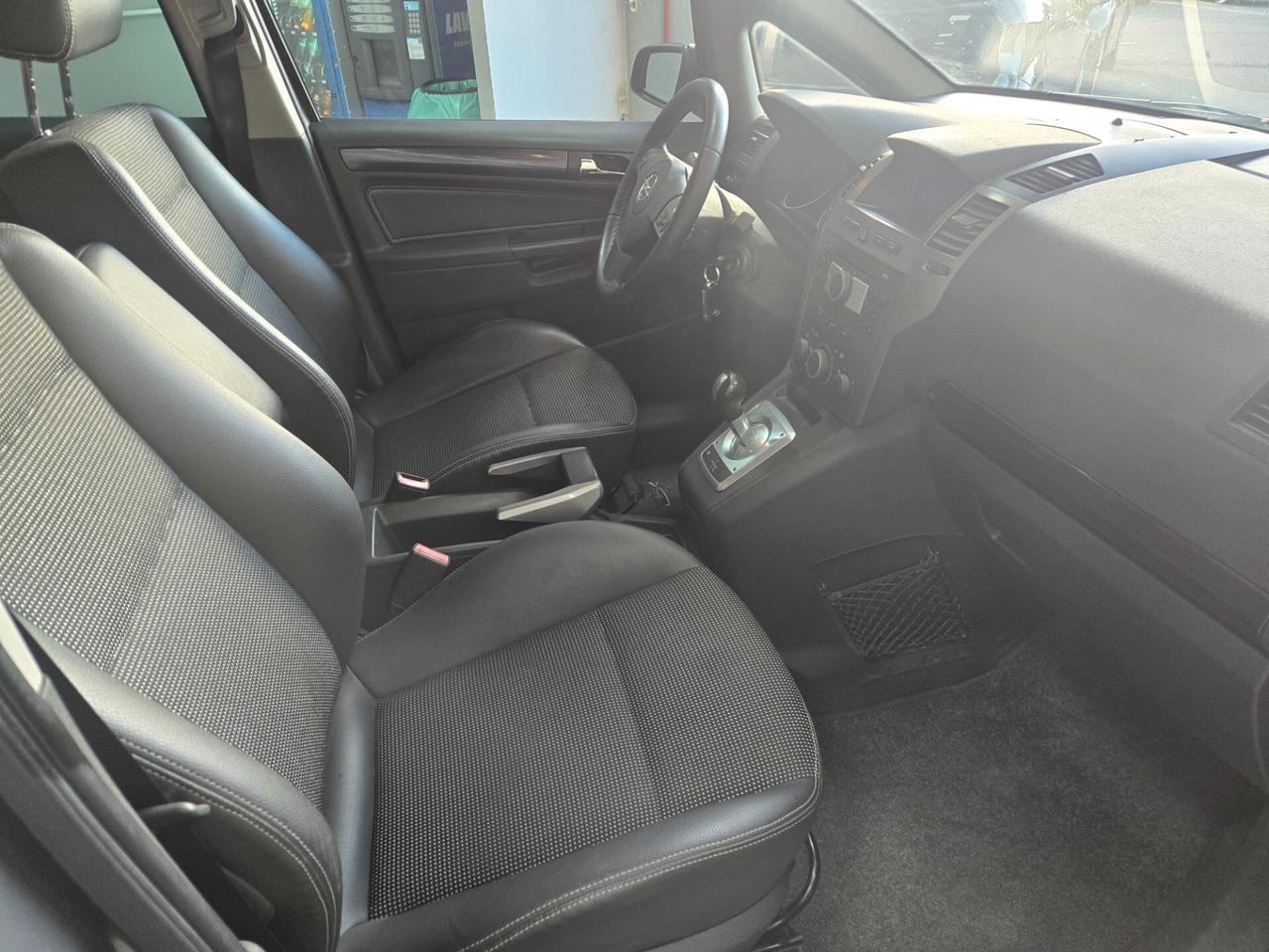 Opel Zafira 1.8 16V VVT Cosmo