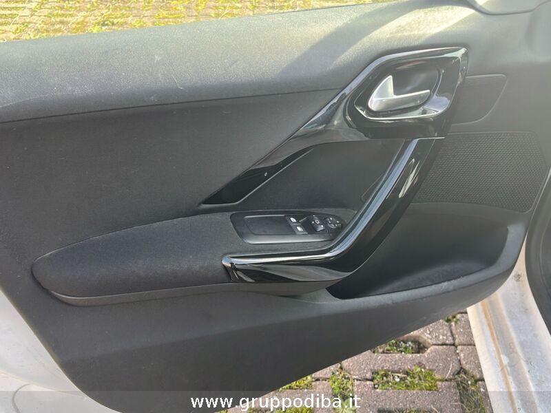 Peugeot 208 I 2015 Benzina 5p 1.2 puretech Active 82cv
