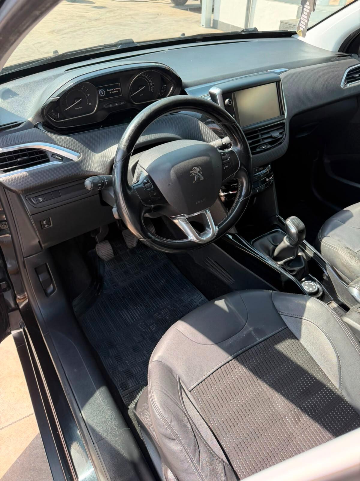 Peugeot 2008 BlueHDi 100 Allure