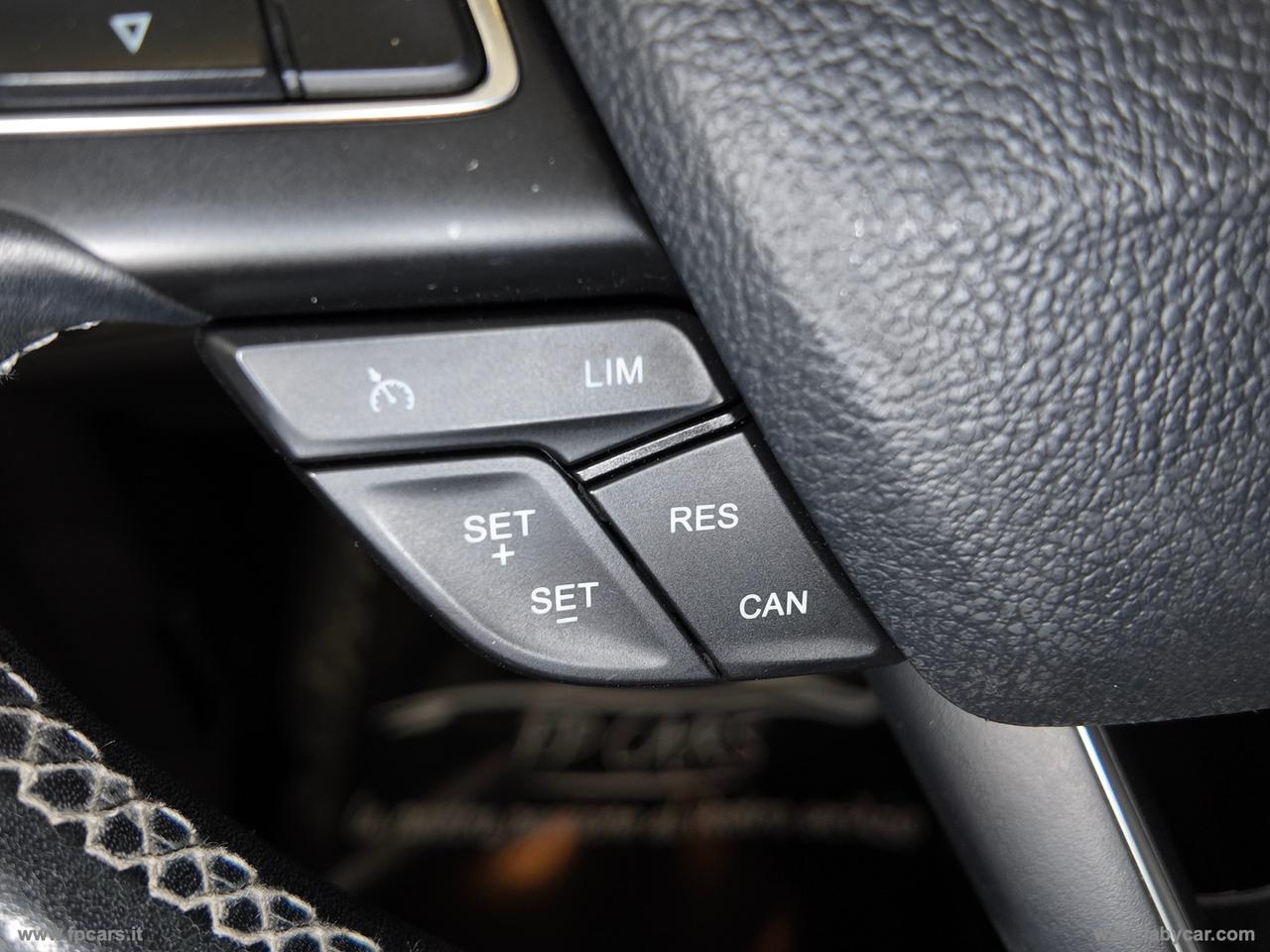FORD Kuga 2.0 TDCI 150CV S&S 4WD Pow. ST-Line TETTO APRI.