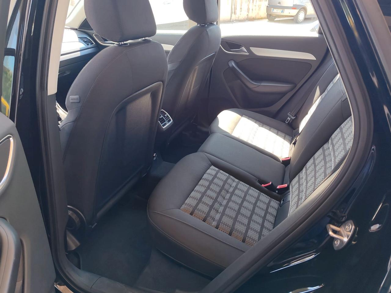 Audi Q3 2.0 TDI 150 CV Business