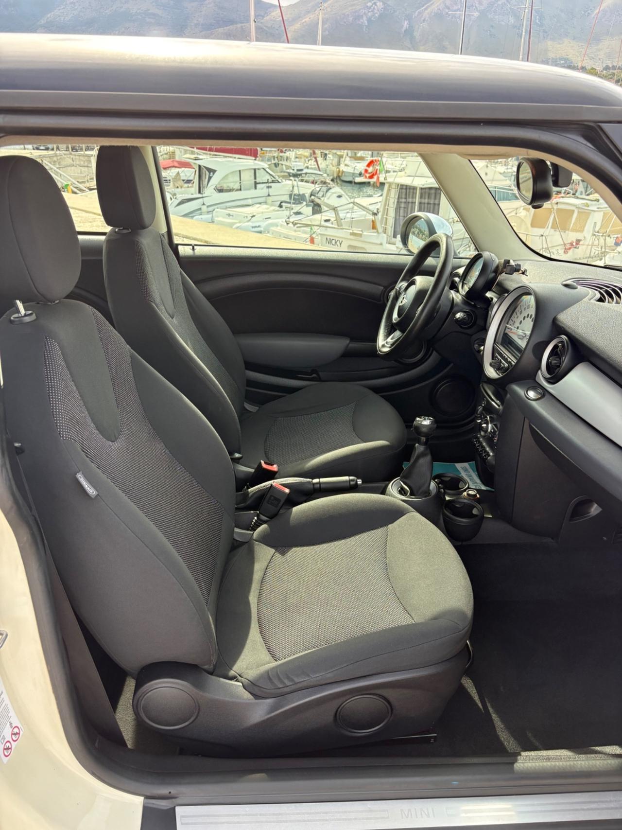 Mini 1.6 16V One (55kW)