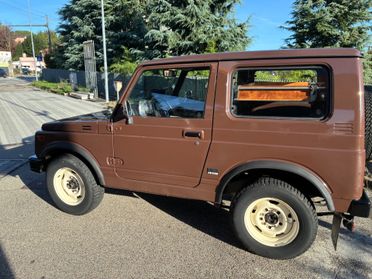 Suzuki SJ 410 SJ410 Berlina De Luxe