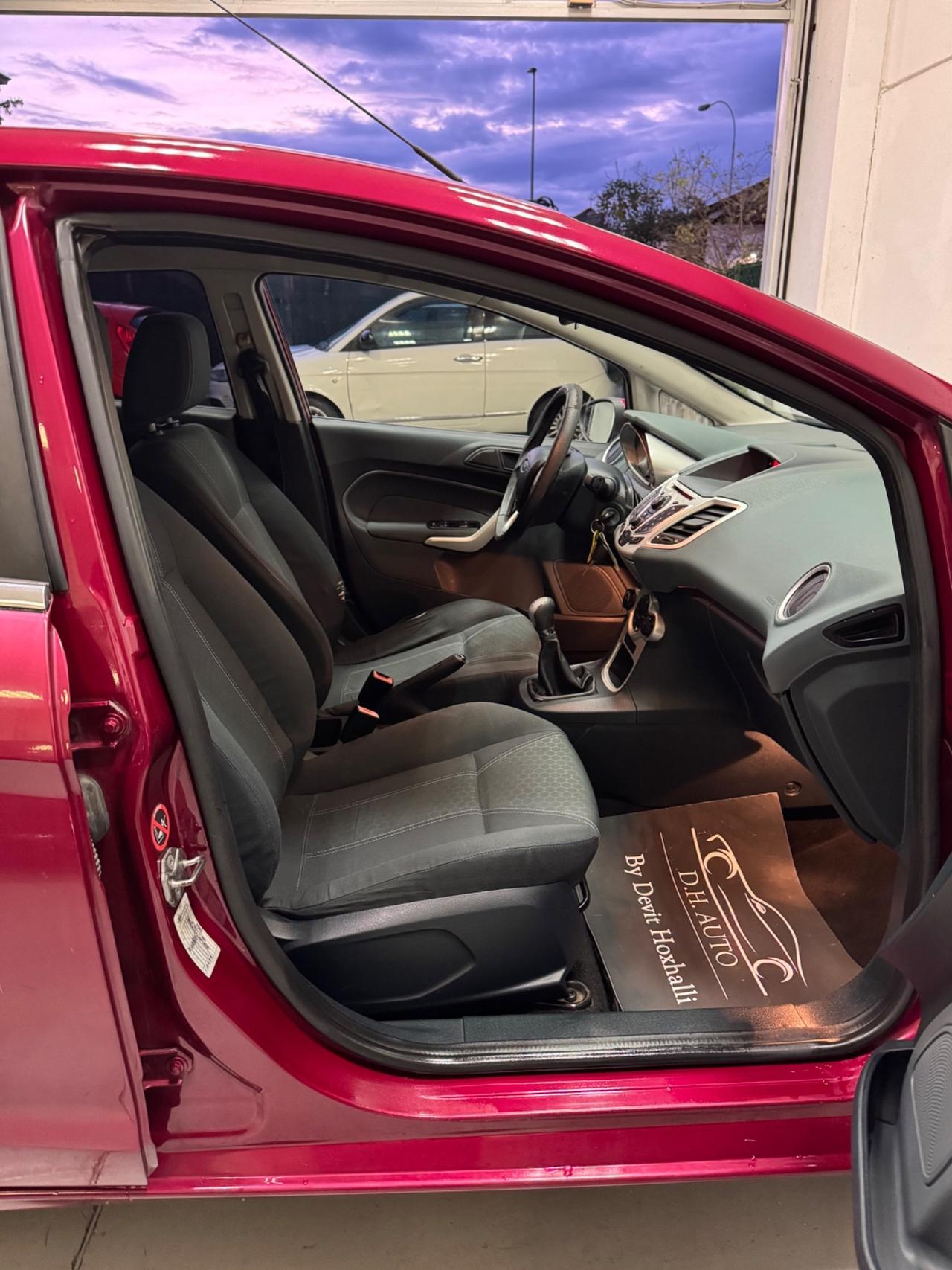 Ford Fiesta 1.6 TDCi 90CV 5 porte DPF Titanium