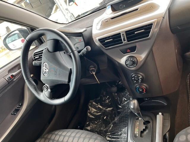 TOYOTA IQ AUTOMATICA