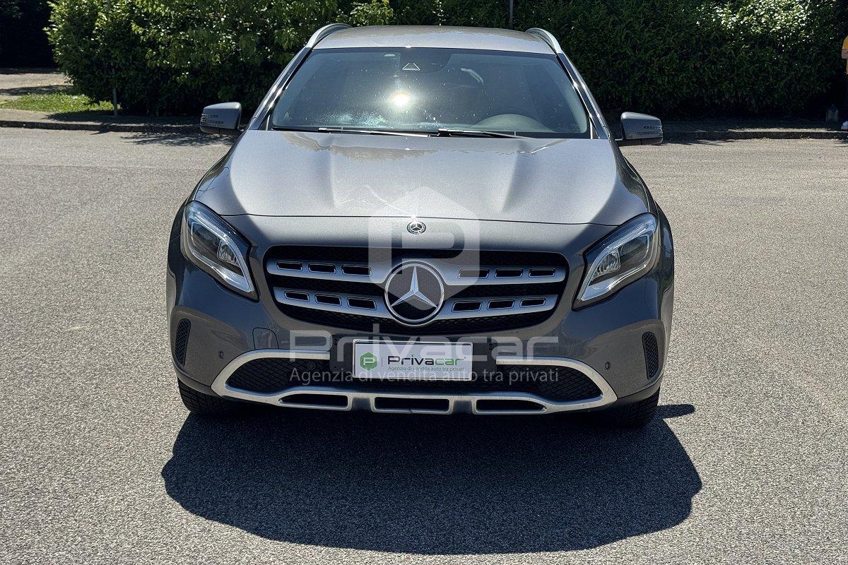 MERCEDES GLA 200 d Business