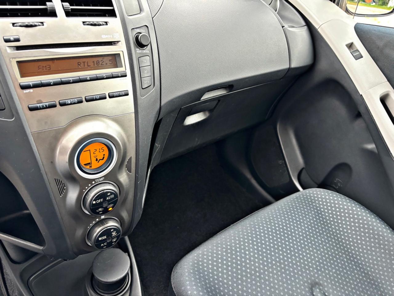 Toyota Yaris 1.3 Dual VVT-i 100cv Neopatentati 2010