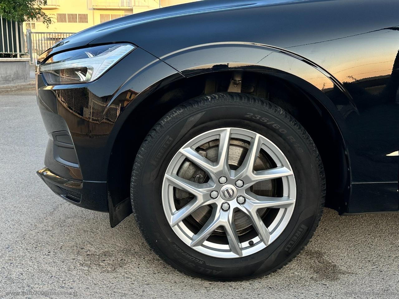 VOLVO XC60 B4 GEARTRONIC MOMENTUM IBRIDO DIESEL/ELETTTICO