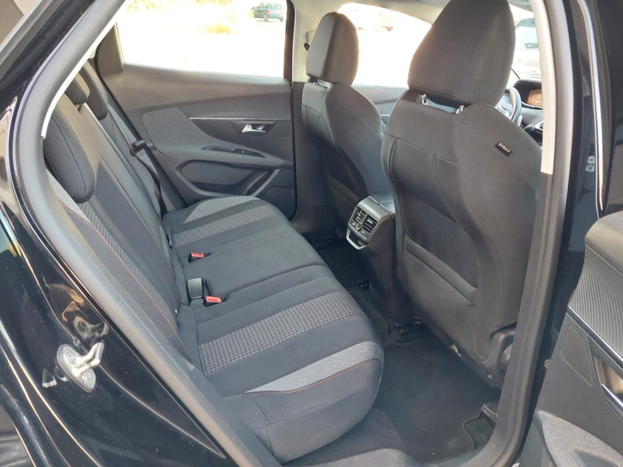 Peugeot 3008 BlueHDi 130 S&S Business
