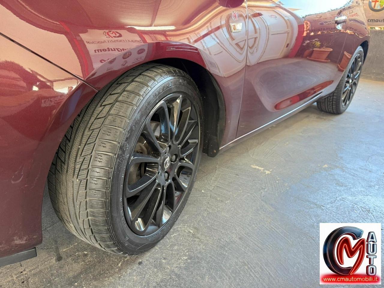 Opel Adam 1.2 70 CV Start&Stop Jam TettoPanoramico Bicolore