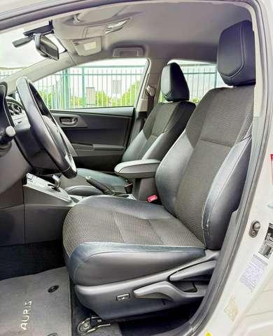 Toyota Auris 5p 1.8h Lounge NEOPATENTATI