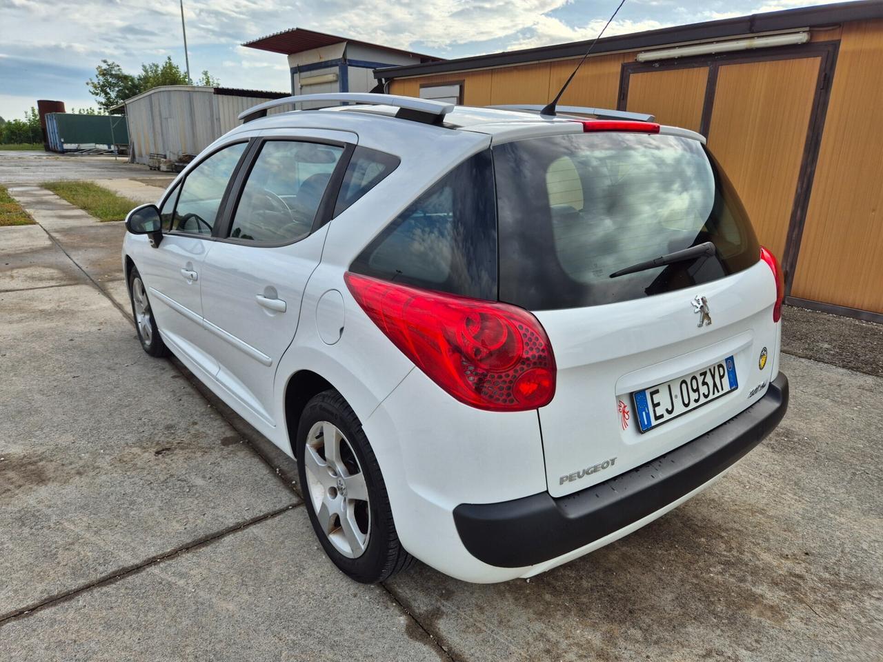 Peugeot 207 1.6 8V HDi 93CV SW Ciel Allure neopate