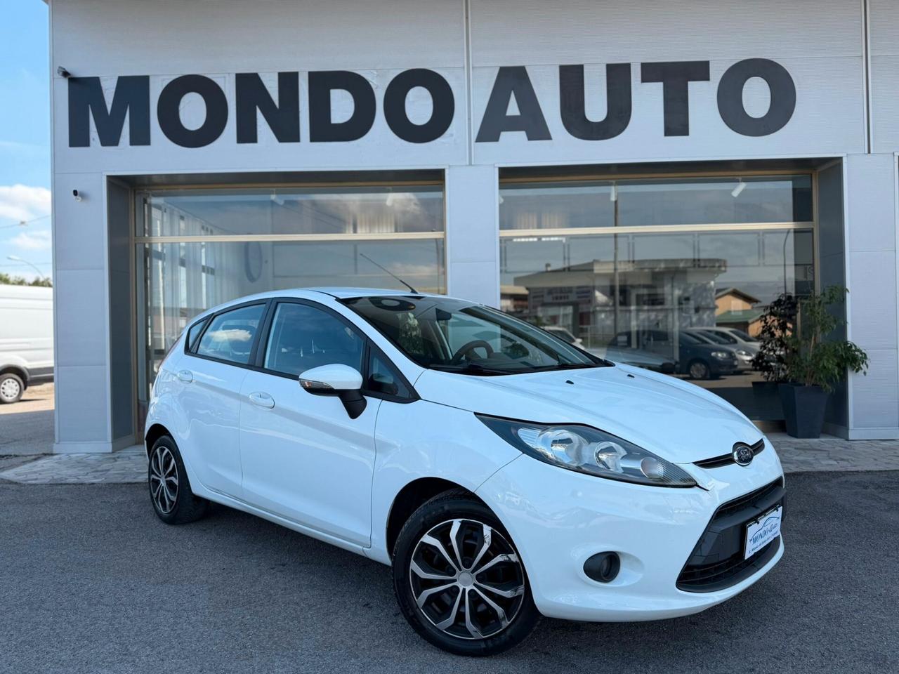 Ford Fiesta 1.2 82cv 5 porte Titanium 2011 NEOPATENTATI