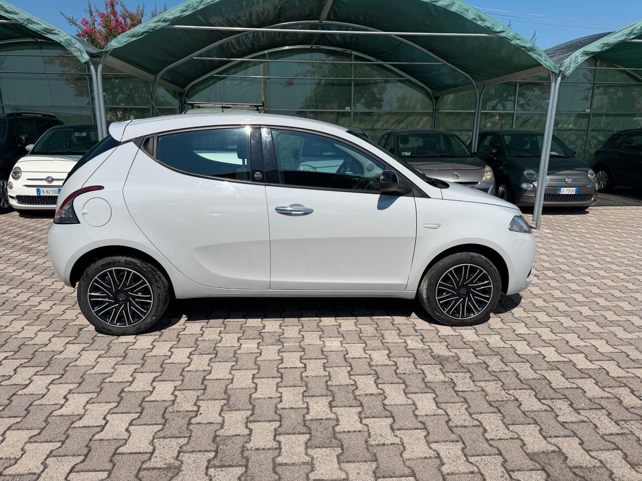 Lancia Ypsilon 1.0 FireFly 5 porte S&S Hybrid Ecochic Gold