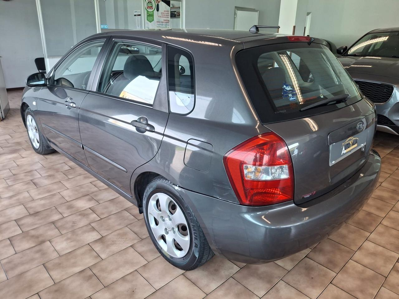 Kia Cerato 1.5 crdi 16v*NEOPATENTATI