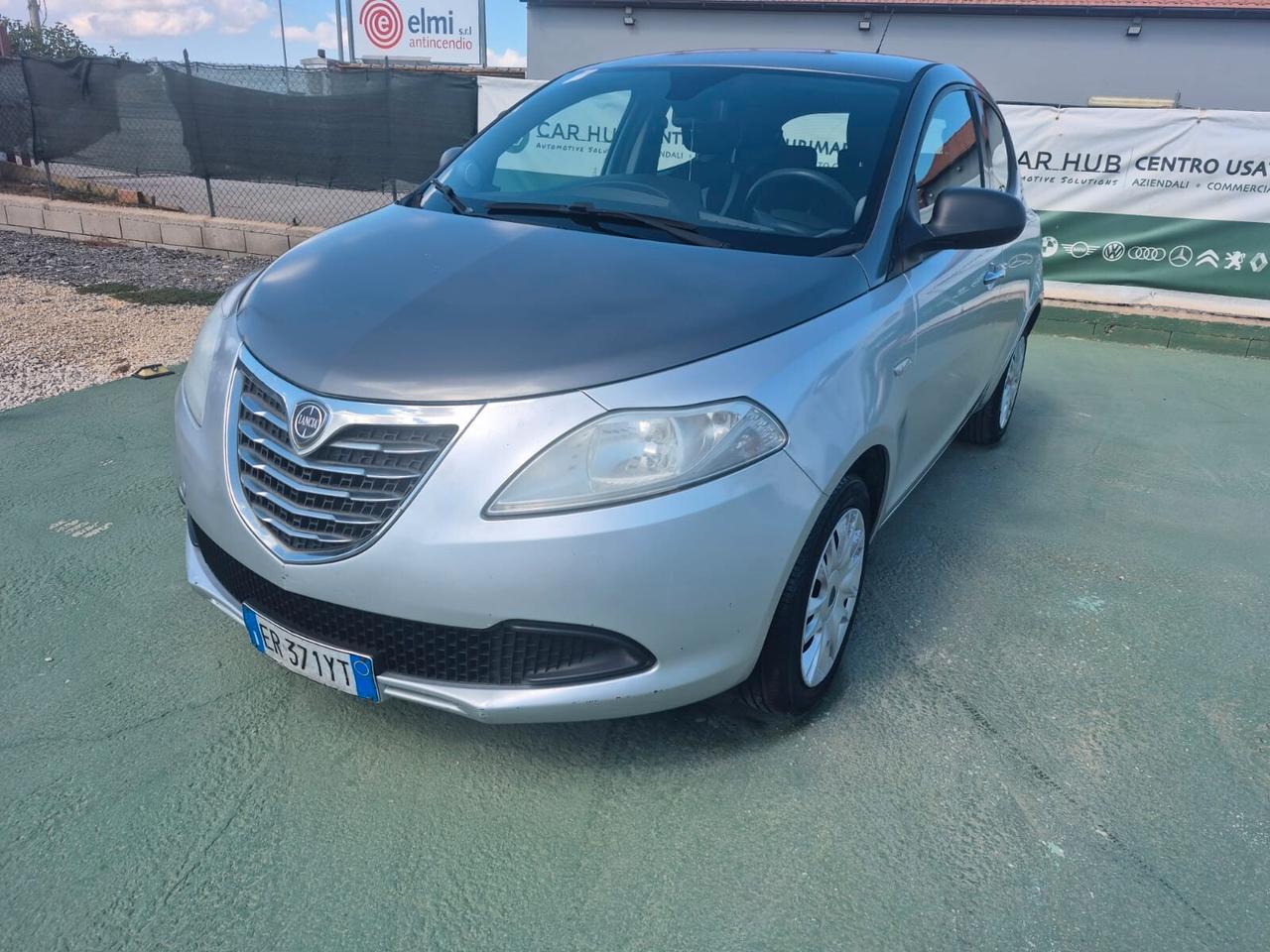 Lancia Ypsilon 1.2 69 CV 5 porte GPL Ecochic Silver