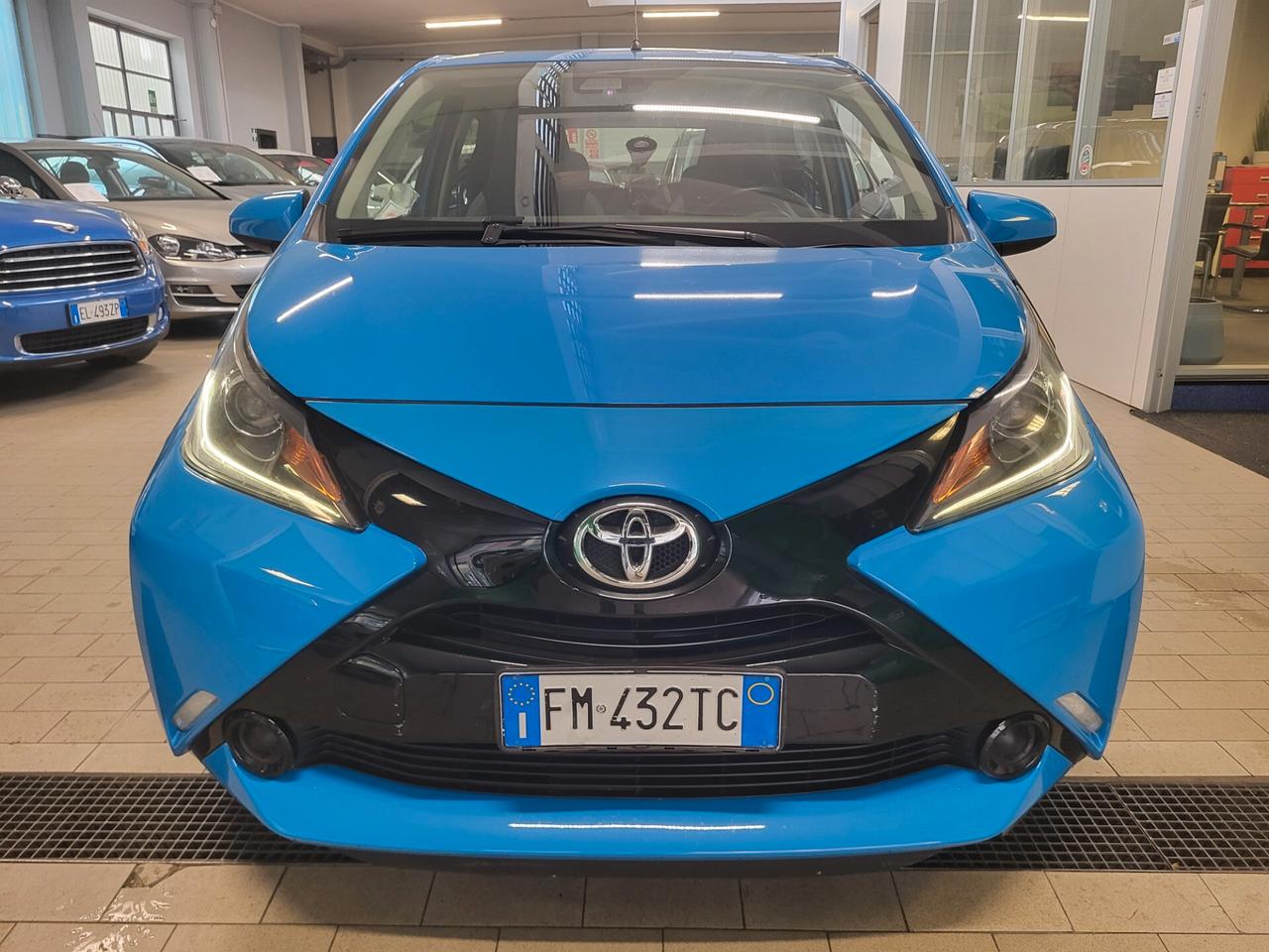 Toyota Aygo 1.0 VVT-i 69 CV 5 porte x-cool TSS MMT PREZZO REALE!!
