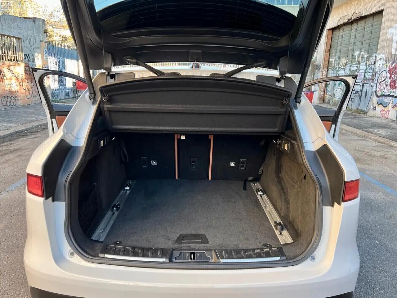 Jaguar F-Pace 2.0 300 CV AWD aut. Portfolio