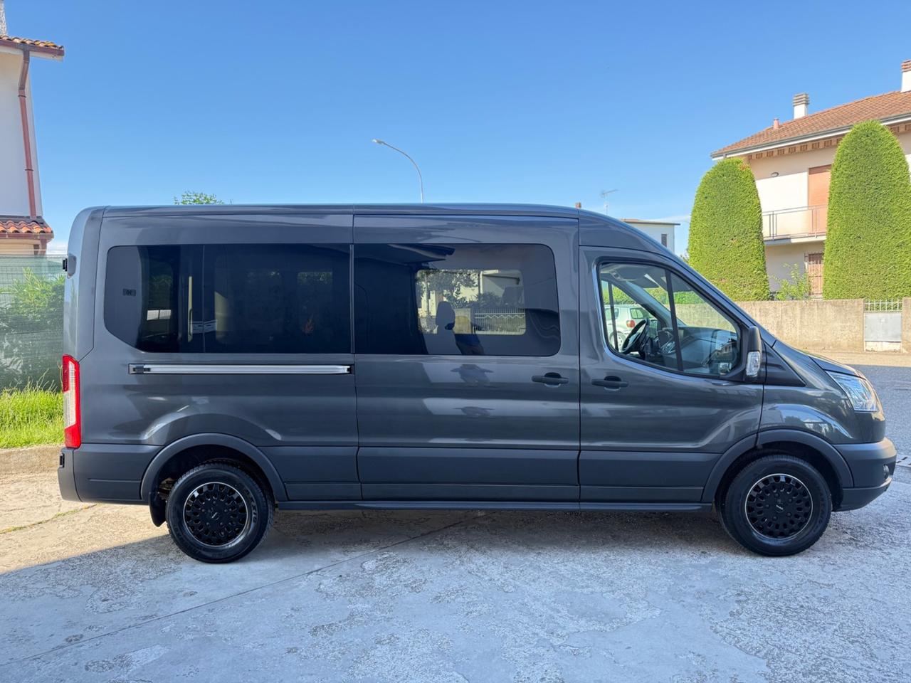 Ford Transit 2.0TDCi 9 POSTI PASSO LUNGO GANCIO TRAINO