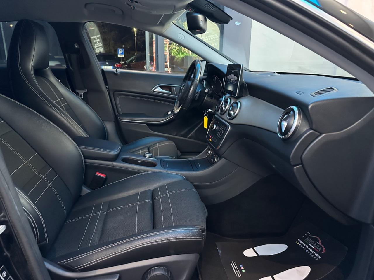 Mercedes-benz CLA 220 CLA 220 d 4Matic Automatic Premium Dark Night