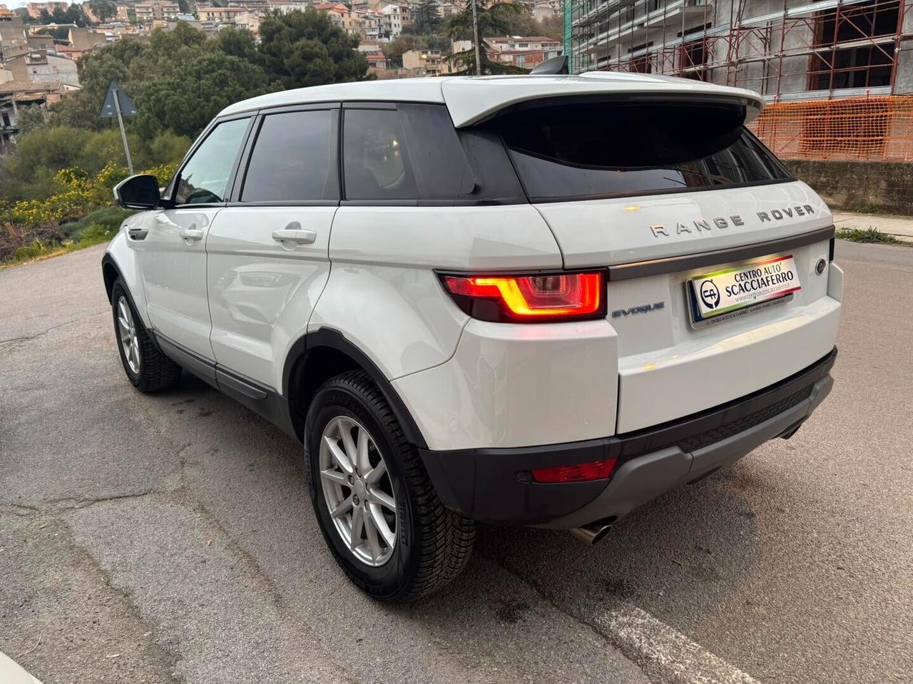 Land Rover Range Evoque 2.0 TD4 150 CV 5p. Pure