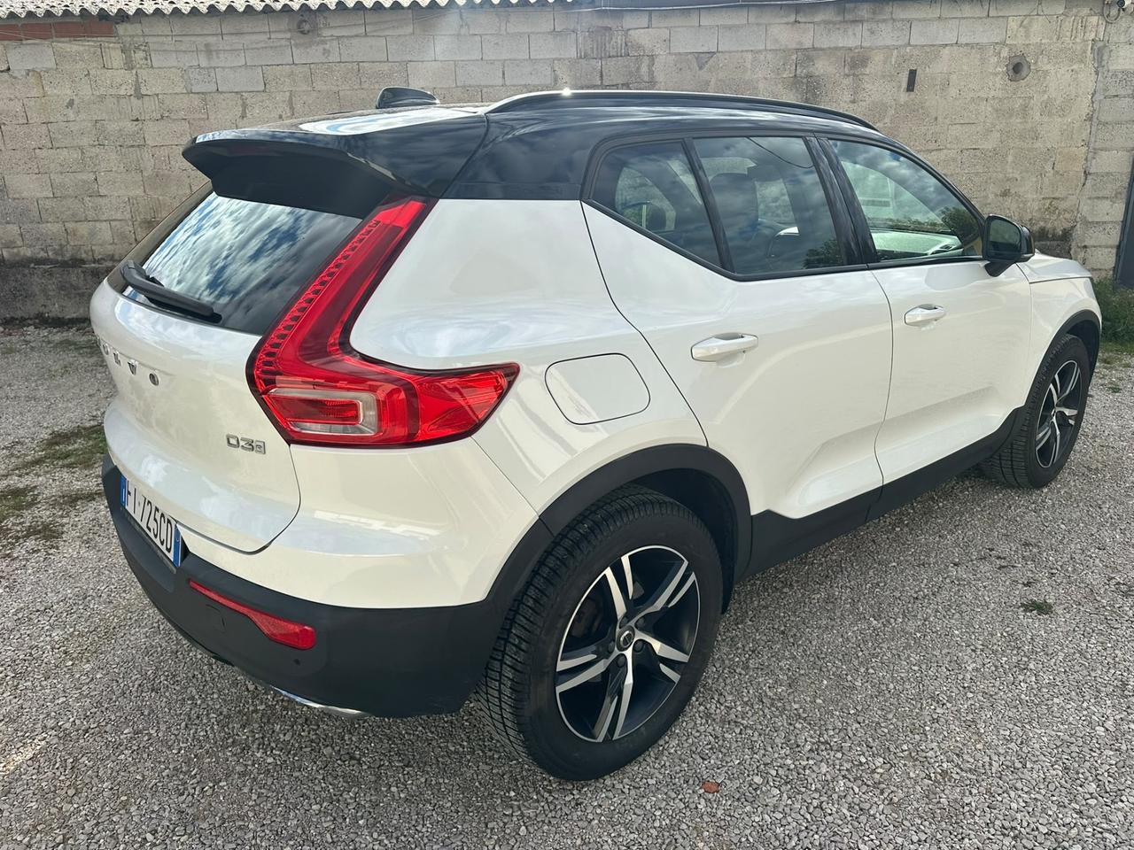 Volvo XC40 D3 AWD Geartronic R-DESIGN