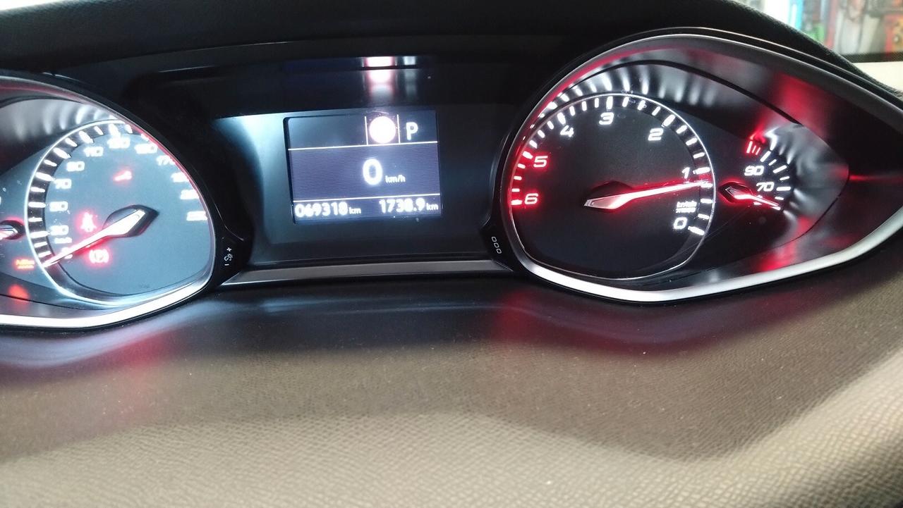 Peugeot 308 BlueHDi 120 S&S EAT6 Allure