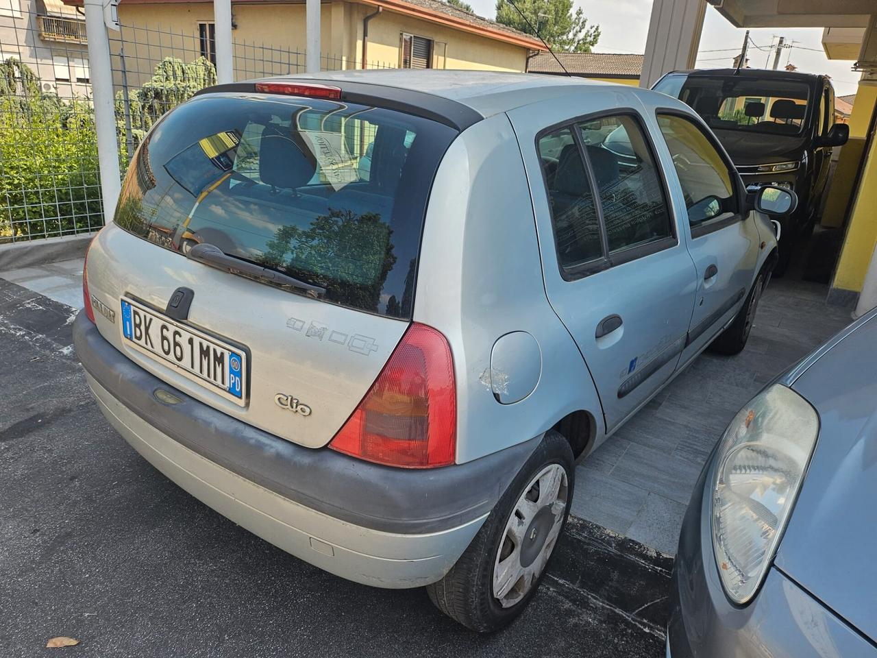 Renault Clio 1.2 cat 5 porte NEOPATENTATI