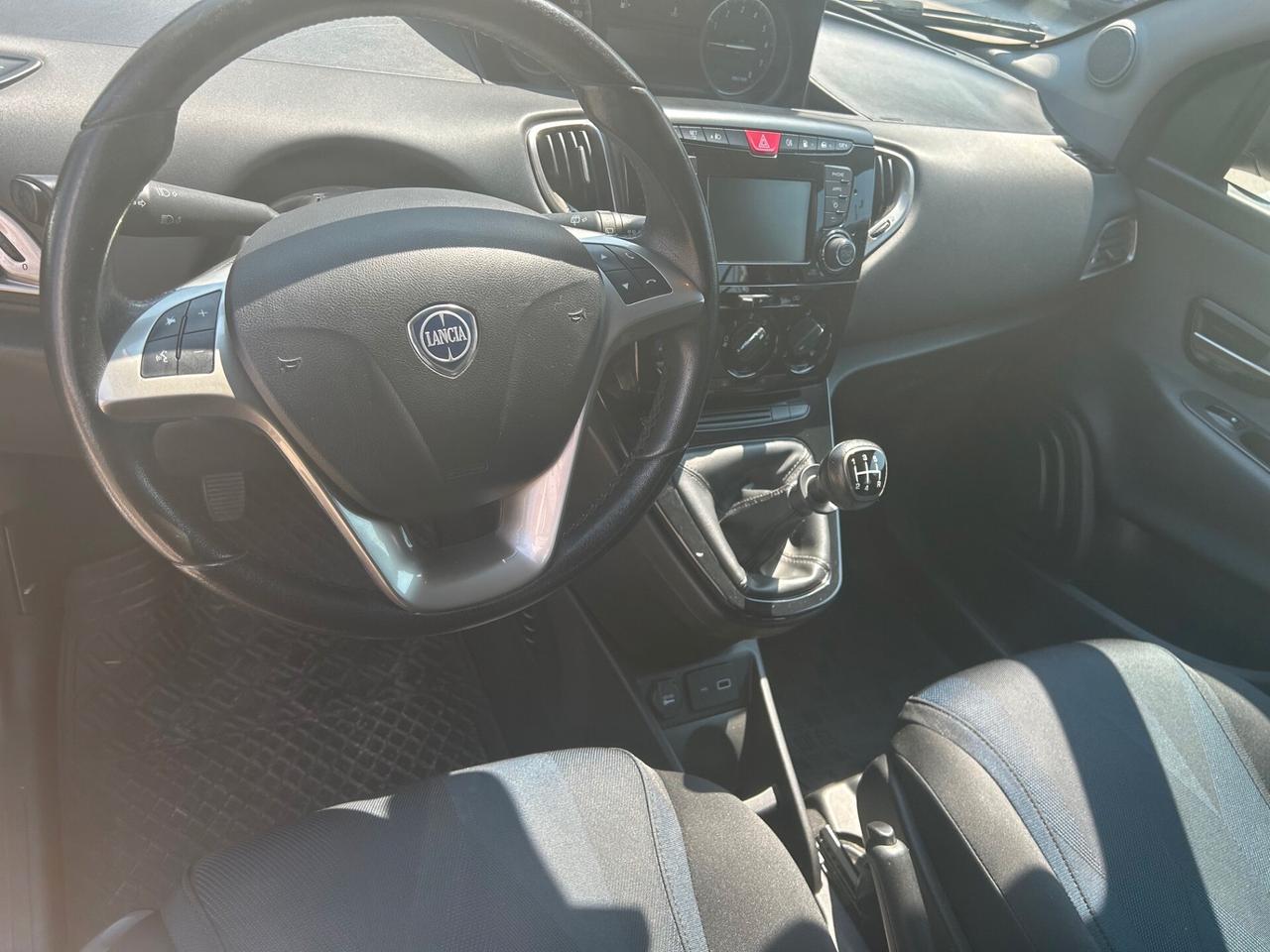 Lancia Ypsilon 1.2 69 CV 5 porte GPL Ecochic Gold