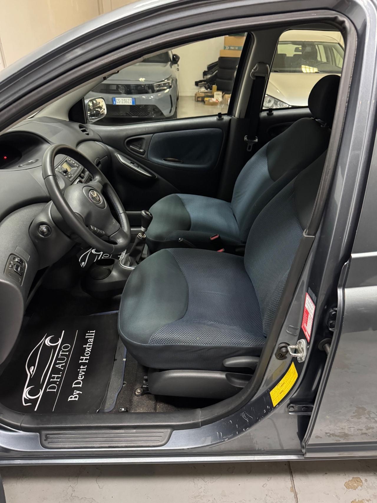 Toyota Yaris 1.0 5 porte Sol