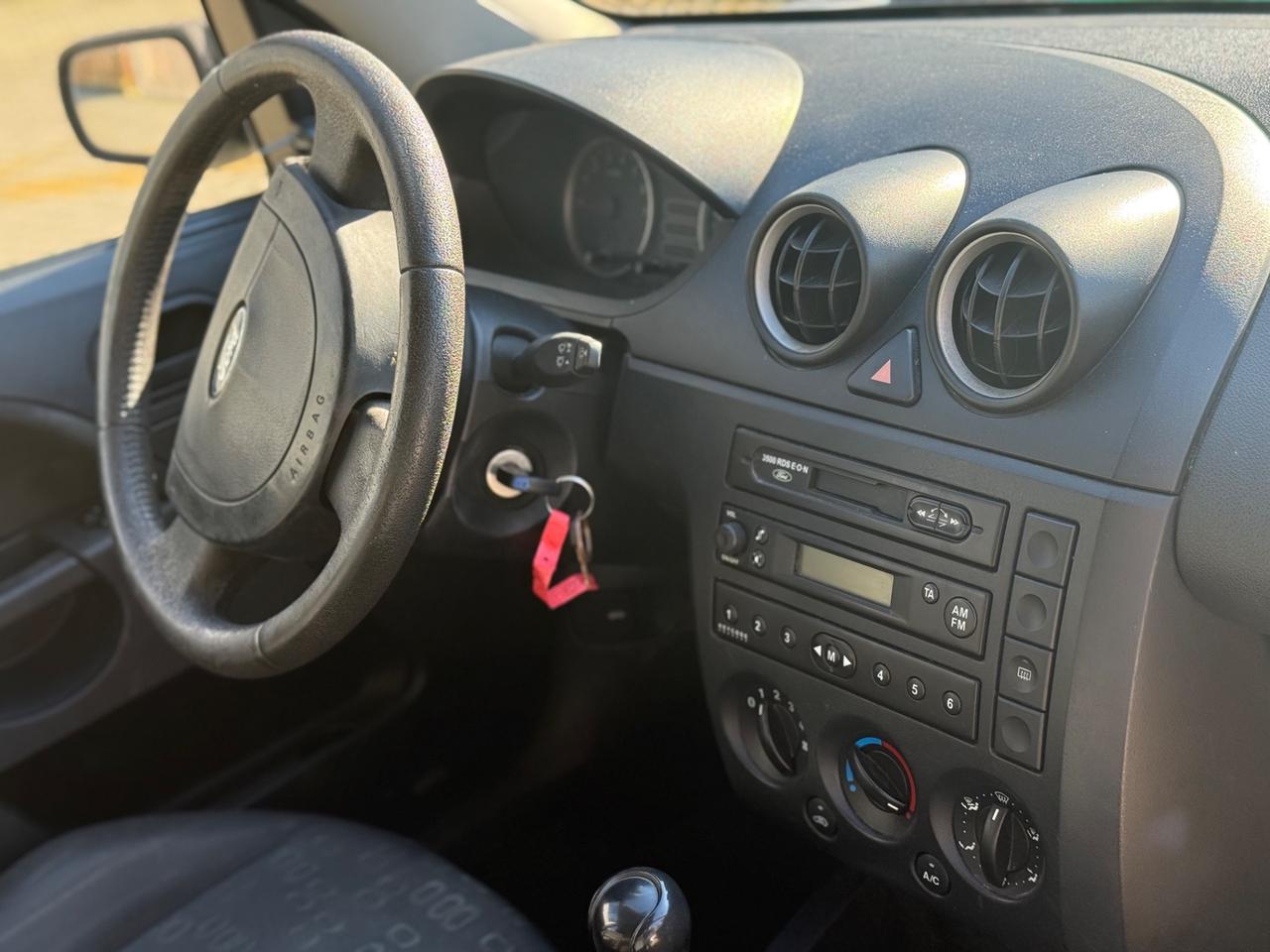 Ford Fiesta 1.2 16V 5p. Ambiente