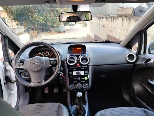 Opel Corsa 1.2 5P GPL 2035 TECH Edition