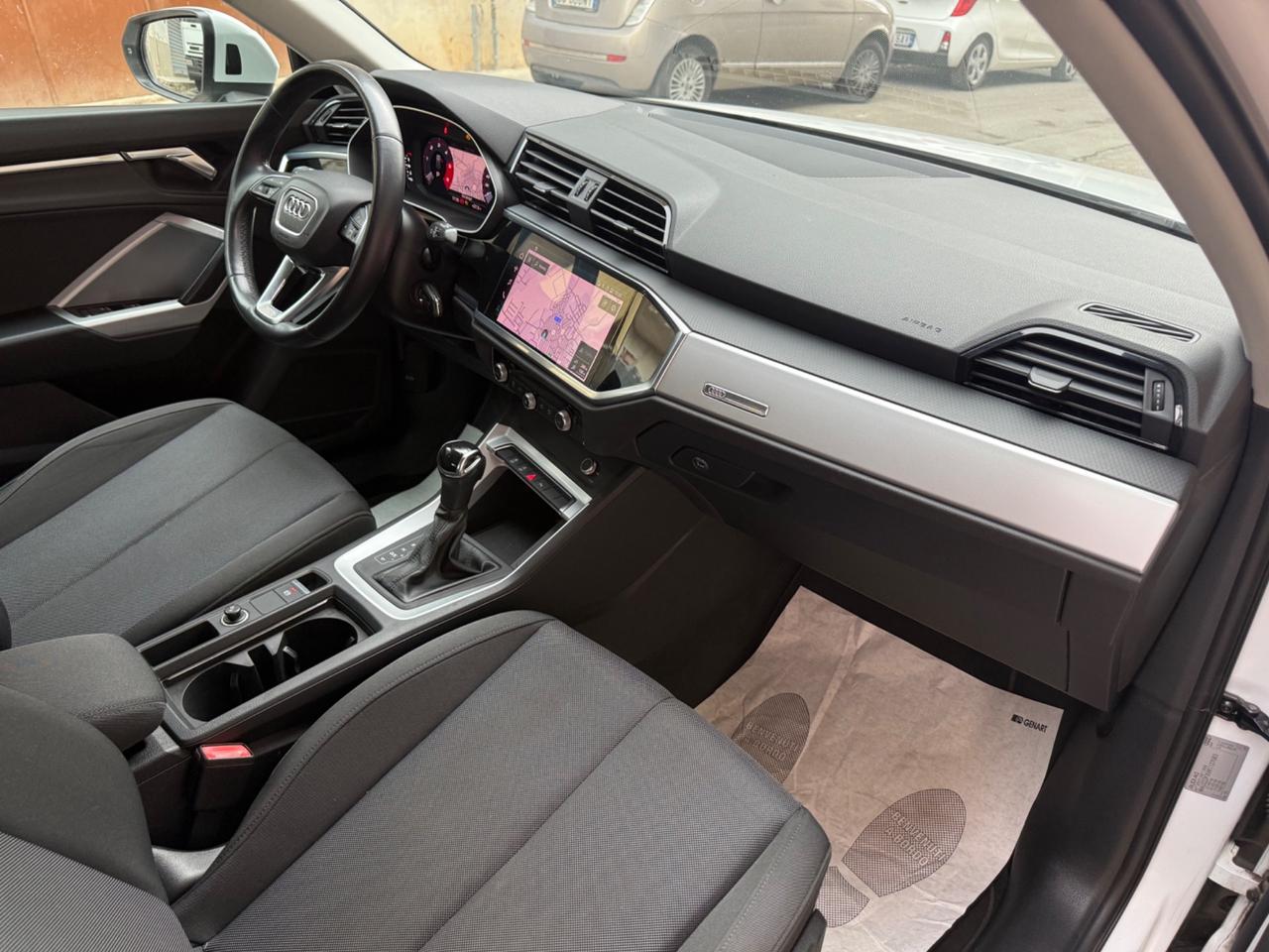 Audi Q3 35 TDI S tronic Business