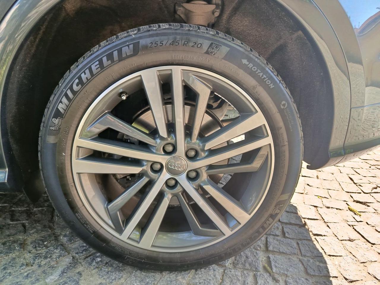 Audi Q5 S Line Plus 2.0 40 TDI #10559