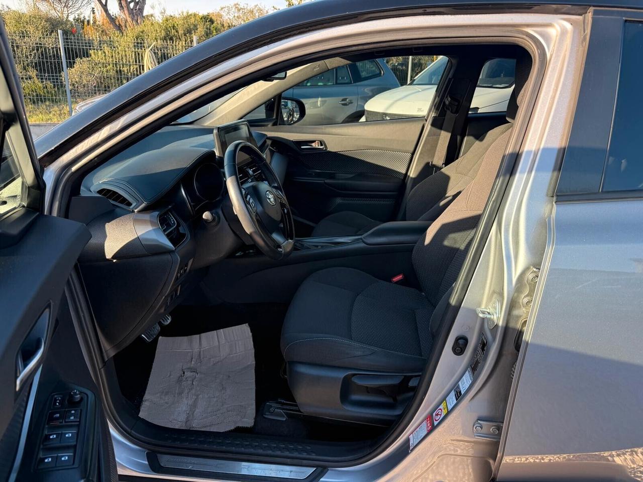 Toyota C-HR 1.8 Hybrid E-CVT Business